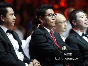 诺伊尔度假,骨折事件,提前告别,AG九游会,AG九游会官网,AG九游会app,AG九游会直播